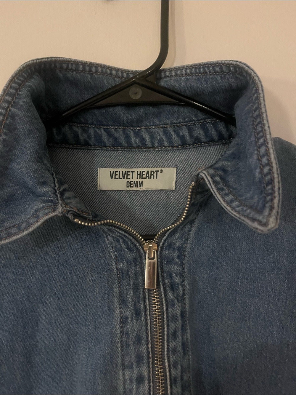 Woman’s Short-Sleeve Denim Zip-Front Shirt - Blue - Picture 2 of 4